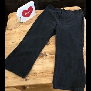 Liz Claiborne Lizwear Stonewashed Capri jeans